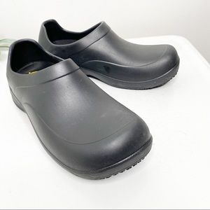 TredSafe unisex slip resistant shoes wmns 7 mns 6